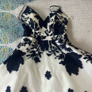 Navy and white homecoming dress in size 4!